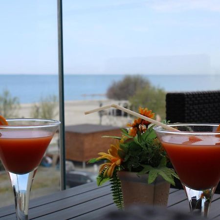 Golden Shell Apartment Mamaia Nord Năvodari Eksteriør billede