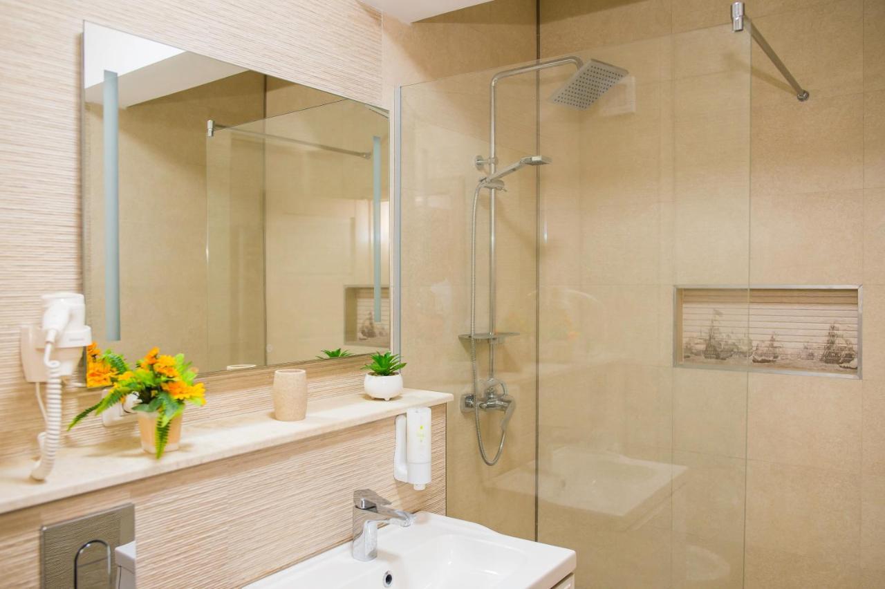 Golden Shell Apartment Mamaia Nord Năvodari Eksteriør billede